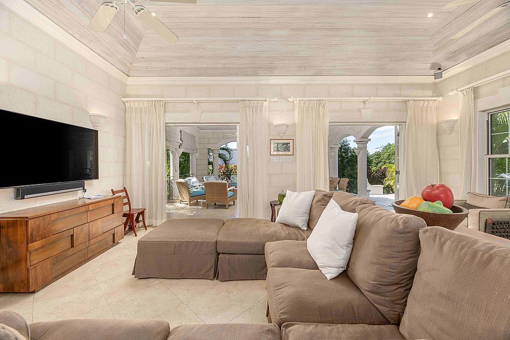 Living room in the main house at Carlton Ridge