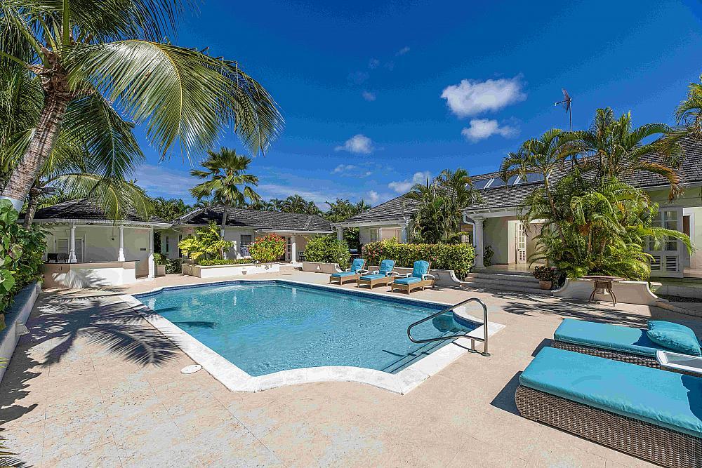 The heptagonal swimming pool at Carlton Ridge